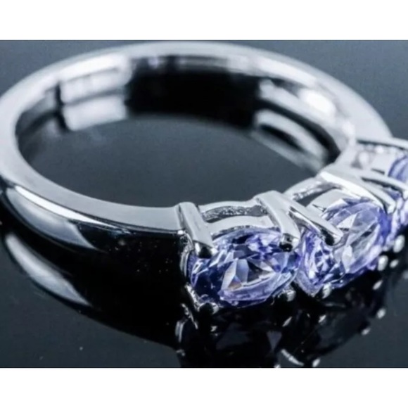 925 Silver Ring 3 Genuine Natural Tanzanites - .85cts Appraised $925.00 Size 7.5 - Picture 3 of 4